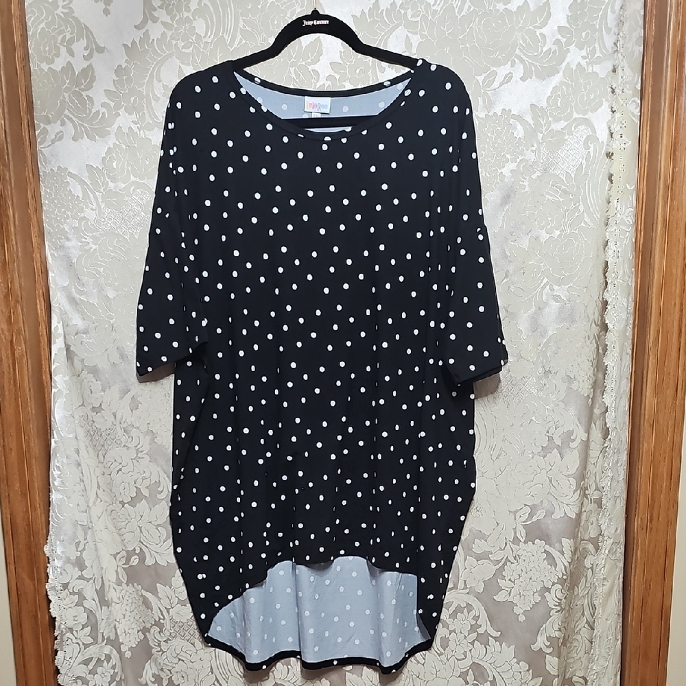 LuLaRoe Black and White 3/4 Sleeve Boxy Tunic